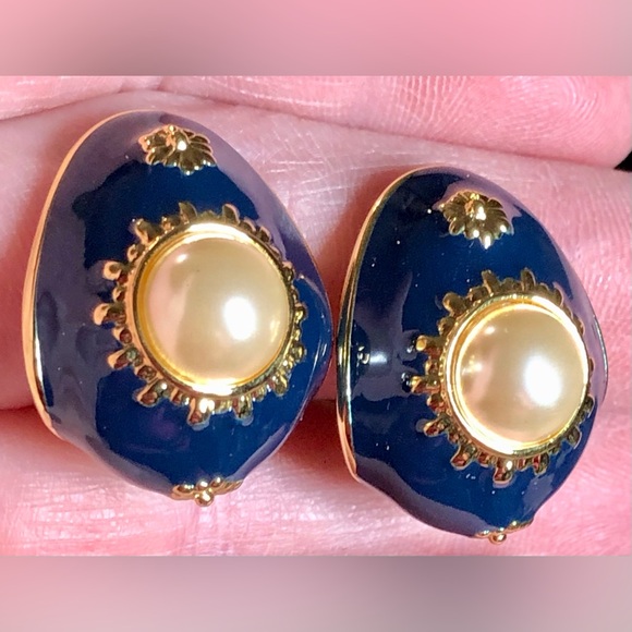 Joan Rivers Classic Collection Clip-on Earrings. NWT. Vintage. RARE - Picture 1 of 16